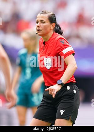 Londres, Royaume-Uni. 31st juillet 2022. Londres, Angleterre, 31 juillet 2022: L'arbitre Kateryna Monzul (UKR) regarde pendant le match de football final de l'UEFA pour les femmes Euro 2022 entre l'Angleterre et l'Allemagne au stade Wembley, en Angleterre. (Daniela Porcelli/SPP) crédit: SPP Sport presse photo. /Alamy Live News Banque D'Images