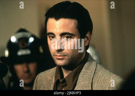 Andy Garcia film Accidental Hero (USA 1992) personnages : John Bubber réalisateur : Stephen Frears 02 octobre 1992 **AVERTISSEMENT** cette photographie est réservée à un usage éditorial et est la propriété de COLUMBIA et/ou du photographe désigné par The film or production Company et ne peut être reproduite que par des publications dans le cadre de la promotion du film ci-dessus. Un crédit obligatoire à COLUMBIA est requis. Le photographe doit également être crédité lorsqu'il est connu. Aucune utilisation commerciale ne peut être accordée sans autorisation écrite de The film Company. Banque D'Images