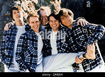 Greg Kean, Andrew Myler, Casey Sander, Bo Foxworth & Bruce Greenwood film: Summer Dreams: The Story of the Beach Boys (1992) personnages: Brian Wilson,Al Jardine,Mike Love,Carl Wilson & Dennis Wilson Directeur: Michael Switzer 29 avril 1990 **AVERTISSEMENT** cette photographie est à usage éditorial exclusif et est le droit d'auteur de la Société du film et/ou du photographe assigné par la Société du film ou de la production et ne peut être reproduite que par des publications en conjonction avec la promotion du film ci-dessus. Un crédit obligatoire pour la société de film est requis. Le photographe doit également être crédité lorsque kn Banque D'Images