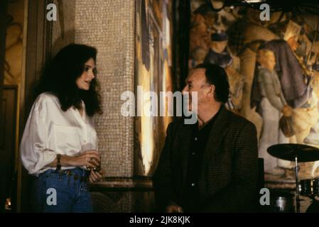 Mary Elizabeth Mastrantonio, Gene Hackman film Class action (1991) personnages : Maggie Ward,Jedediah Tucker Ward réalisateur : Michael Apted 18 mars 1991 **AVERTISSEMENT** cette photographie est à usage éditorial exclusif et est la propriété de 20THCENTURY FOX et/ou du photographe désigné par la société de production et ne peut être reproduite que par des publications en liaison avec la promotion du film ci-dessus. Un crédit obligatoire à 20THCENTURY FOX est requis. Le photographe doit également être crédité lorsqu'il est connu. Aucune utilisation commerciale ne peut être accordée sans autorisation écrite de The film Company. Banque D'Images