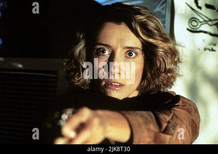 Emma Thompson film: Dead Again (1991) personnages: Grace Director: Kenneth Branagh 23 août 1991 **AVERTISSEMENT** cette photographie est destinée à un usage éditorial seulement et est le droit d'auteur de PARAMOUNT et/ou le photographe assigné par la Société de film ou de production et ne peut être reproduite que par des publications dans le cadre de la promotion du film ci-dessus. Un crédit obligatoire pour PARAMOUNT est requis. Le photographe doit également être crédité lorsqu'il est connu. Aucune utilisation commerciale ne peut être accordée sans l'autorisation écrite de la Société du film. Banque D'Images