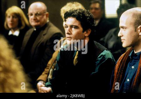 Antonio Banderas film: Philadelphie (USA 1993) personnages: Miguel Alvarez Directeur: Jonathan Demme 14 décembre 1993 **AVERTISSEMENT** cette photographie est destinée à un usage éditorial exclusif et est le copyright des IMAGES TRISTAR et/ou du photographe attribué par la Société de film ou de production et ne peut être reproduite que par des publications en conjonction avec la promotion du film ci-dessus. Un crédit obligatoire pour LES PHOTOS TRISTAR est requis. Le photographe doit également être crédité lorsqu'il est connu. Aucune utilisation commerciale ne peut être accordée sans l'autorisation écrite de la Société du film. Banque D'Images