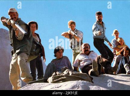 Michael Gross, Kevin Bacon, Robert Jayne, Reba Mcentire, Tony Genaro, Fred Ward & Finn carter film: Tremblements (USA 1990) personnages: Burt Gummer, Valentine McKee, Melvin Plug, Heather Gummer, Miguel, Earl Bassett, Rhonda LeBeck / Titel Auch: 'Im Land Der Raketen-Würmer' Directeur: Ron Underwood 19 janvier 1990 **AVERTISSEMENT** cette photographie est destinée à un usage éditorial seulement et est le droit d'auteur des IMAGES UNIVERSELLES et/ou du photographe assigné par la Société du film ou de la production et ne peut être reproduite que par des publications dans le cadre de la promotion du film ci-dessus. Un crédit obligatoire pour L'DONATEUR Banque D'Images