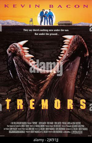 Kevin Bacon, Finn carter & Fred Ward Poster film: Tremors (USA 1990) / Titel Auch: 'Im Land Der Raketen-Würmer' Directeur: Ron Underwood 19 janvier 1990 **AVERTISSEMENT** cette photographie est destinée à un usage éditorial seulement et est le droit d'auteur des IMAGES UNIVERSELLES et/ou du photographe assigné par la Société du film ou de la production et ne peut être reproduite que par des publications dans le cadre de la promotion du film ci-dessus. Un crédit obligatoire pour LES PHOTOS UNIVERSELLES est requis. Le photographe doit également être crédité lorsqu'il est connu. Aucune utilisation commerciale ne peut être accordée sans l'autorisation écrite de film Comp Banque D'Images