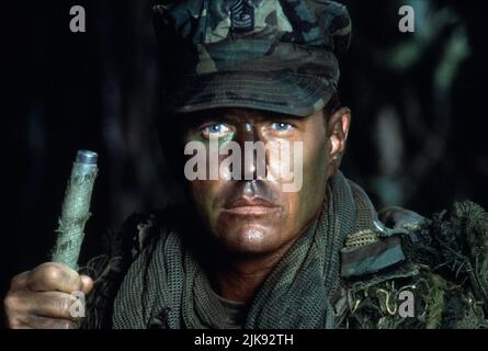 Tom Berenger film: Sniper (USA/PER 1993) personnages: Thomas Beckett Directeur: Luis Llosa 29 janvier 1993 **AVERTISSEMENT** cette photographie est destinée à un usage éditorial exclusif et est le copyright des IMAGES TRISTAR et/ou du photographe assigné par la Société de film ou de production et ne peut être reproduite que par des publications en conjonction avec la promotion du film ci-dessus. Un crédit obligatoire pour LES PHOTOS TRISTAR est requis. Le photographe doit également être crédité lorsqu'il est connu. Aucune utilisation commerciale ne peut être accordée sans l'autorisation écrite de la Société du film. Banque D'Images