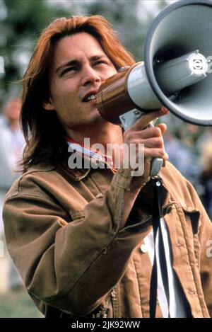 Johnny Depp film: Quoi manger Gilbert Grape (USA 1993) personnages: Gilbert Grape Directeur: Lasse Hallström 01 octobre 1993 **AVERTISSEMENT** cette photographie est à usage éditorial exclusif et est le copyright de PARAMOUNT et/ou du photographe assigné par la Société de film ou de production et ne peut être reproduite que par des publications en conjonction avec la promotion du film ci-dessus. Un crédit obligatoire pour PARAMOUNT est requis. Le photographe doit également être crédité lorsqu'il est connu. Aucune utilisation commerciale ne peut être accordée sans l'autorisation écrite de la Société du film. Banque D'Images