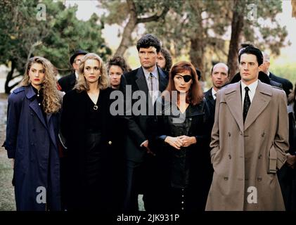 Mädchen Amick, Peggy Lipton, Everett McGill, Wendy Robie & Kyle Maclachlan Television: Twin Peaks (TV-Serie) USA 1990-1991, / DT. Auch. Titel : 'Das Geheimnis Von Twin Peaks' 08 avril 1990 **AVERTISSEMENT** cette photographie est destinée à un usage éditorial uniquement et est protégée par les droits d'auteur des PRODUCTIONS TWIN PEAKS et/ou du photographe assigné par la Société de film ou de production et ne peut être reproduite que par des publications en conjonction avec la promotion du film ci-dessus. Un crédit obligatoire pour LES PRODUCTIONS TWIN PEAKS est requis. Le photographe doit également être crédité lorsqu'il est connu. Aucune utilisation commerciale ne peut être accordée W Banque D'Images