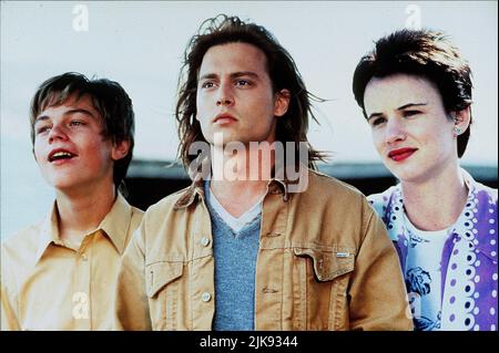 Leonardo DiCaprio, Johnny Depp, Juliette Lewis film: Quoi manger Gilbert Grape (USA 1993) personnages: Arnie Grape,Gilbert Grape,Becky Directeur: Lasse Hallström 01 octobre 1993 **AVERTISSEMENT** cette photographie est à usage éditorial exclusif et est le copyright de PARAMOUNT et/ou du photographe assigné par la Société de film ou de production et ne peut être reproduite que par des publications en conjonction avec la promotion du film ci-dessus. Un crédit obligatoire pour PARAMOUNT est requis. Le photographe doit également être crédité lorsqu'il est connu. Aucune utilisation commerciale ne peut être accordée sans l'autorisation écrite de l'IF Banque D'Images