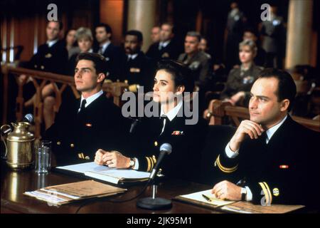 Tom Cruise, demi Moore & Kevin Pollak film: A Muns Good Men (USA 1992) personnages: Lt. Daniel Kaffee,Lt. CDR. Joanne Galloway et le lieutenant Sam Weinberg Directeur : Rob Reiner 02 décembre 1992 **AVERTISSEMENT** cette photographie est à usage éditorial exclusif et est le droit d'auteur de COLUMBIA et/ou le photographe assigné par la Société du film ou de la production et ne peut être reproduite que par des publications dans le cadre de la promotion du film ci-dessus. Un crédit obligatoire pour LA COLOMBIE est requis. Le photographe doit également être crédité lorsqu'il est connu. Aucune utilisation commerciale ne peut être accordée sans l'autorisation écrite du Banque D'Images