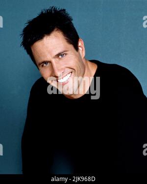 Rob Estes Television : Melrose place (TV-Serie) personnages : Kyle McBride USA 1992–1999, 08 juillet 1992 **AVERTISSEMENT** cette photographie est réservée à un usage éditorial et est la propriété de FOX TELEVISION et/ou du photographe désigné par The film or production Company et ne peut être reproduite que par des publications en liaison avec la promotion du film ci-dessus. Un crédit obligatoire à FOX TELEVISION est requis. Le photographe doit également être crédité lorsqu'il est connu. Aucune utilisation commerciale ne peut être accordée sans autorisation écrite de The film Company. Banque D'Images