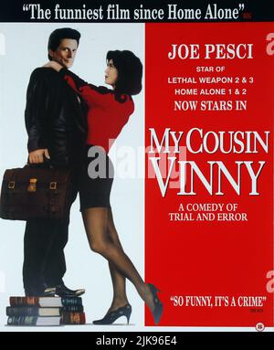 Joe Pesci & Marisa Tomei Poster film : My Cousin Vinny (1992) personnages : Vincent 'Vinny' Gambini & Director : Jonathan Lynn 13 mars 1992 **AVERTISSEMENT** cette photographie est à usage éditorial exclusif et est le droit d'auteur de 20 CENTURY FOX et/ou le photographe assigné par la Société de film ou de production et ne peut être reproduite que par des publications dans le cadre de la promotion du film ci-dessus. Un crédit obligatoire à 20 CENTURY FOX est requis. Le photographe doit également être crédité lorsqu'il est connu. Aucune utilisation commerciale ne peut être accordée sans l'autorisation écrite de la Société du film. Banque D'Images