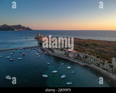 Vue aérienne sur le château de Methoni et la ville fortifiée. C'est l'un des plus importants et le plus grand château de la mer Méditerranée, un incontournable de pla Banque D'Images