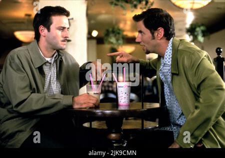 David Arquette & Jamie Kennedy film Scream 2 (USA 1997) personnages : Dwight 'Dewey' Riley & Randy Meeks réalisateur : Wes Craven 10 décembre 1997 **AVERTISSEMENT** cette photographie est à usage éditorial seulement et est la propriété intellectuelle de DIMENSION films et/ou du photographe assigné par la société de production et ne peut être reproduite que par des publications en liaison avec la promotion du film ci-dessus. Un crédit obligatoire pour DIMENSIONNER les films est requis. Le photographe doit également être crédité lorsqu'il est connu. Aucune utilisation commerciale ne peut être accordée sans autorisation écrite de The film Company. Banque D'Images