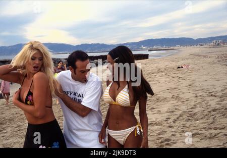 Victoria Silvstedt, David Packer & Traci Bingham film: Beach Movie (1998) personnages: Stephanie, Howard, Julie Directeur: John Quinn 25 novembre 1998 **AVERTISSEMENT** cette photographie est à usage éditorial exclusif et est le droit d'auteur de MCPA et/ou le photographe assigné par la Société de film ou de production et ne peut être reproduite que par des publications en conjonction avec la promotion du film ci-dessus. Un crédit obligatoire pour MCPA est requis. Le photographe doit également être crédité lorsqu'il est connu. Aucune utilisation commerciale ne peut être accordée sans l'autorisation écrite de la Société du film. Banque D'Images