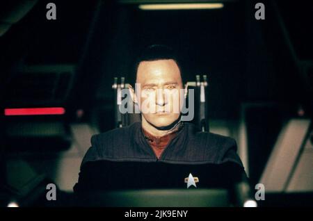 Brent Spiner film: Star Trek: Insurrection (USA 1998) personnages: Lt Commander Data / Star Trek IX Directeur: Jonathan Frakes 10 décembre 1998 **AVERTISSEMENT** cette photographie est destinée à un usage éditorial exclusif et est le droit d'auteur des IMAGES PARAMOUNT et/ou du photographe assigné par la Société de film ou de production et ne peut être reproduite que par des publications en conjonction avec la promotion du film ci-dessus. Un crédit obligatoire pour LES PHOTOS PARAMOUNT est requis. Le photographe doit également être crédité lorsqu'il est connu. Aucune utilisation commerciale ne peut être accordée sans l'autorisation écrite de la Société du film. Banque D'Images