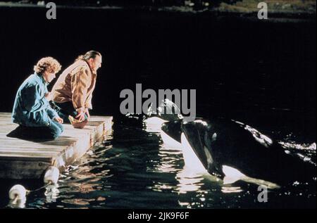 Jason James Richter & August Schellenberg film Gratuit Willy 2 : The Adventure Home (USA/FR 1995) personnages : & Randolph réalisateur : Dwight H. Little 19 juillet 1995 **AVERTISSEMENT** cette photographie est pour un usage éditorial seulement et est la propriété de WARNER BROS. Et/ou le photographe désigné par le film ou la société de production et ne peuvent être reproduits que par des publications en liaison avec la promotion du film ci-dessus. Un crédit obligatoire à WARNER BROS. est obligatoire. Le photographe doit également être crédité lorsqu'il est connu. Aucune utilisation commerciale ne peut être accordée sans autorisation écrite de The film Company. Banque D'Images