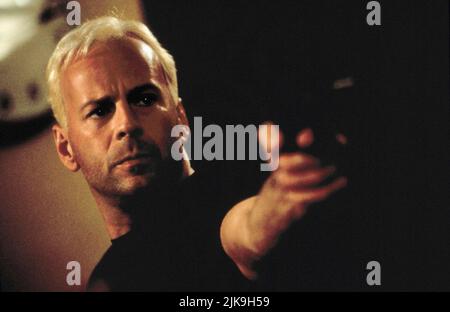 Bruce Willis film The Jackal (1997) personnages : The Jackal réalisateur : Michael Caton-Jones 14 novembre 1997 **AVERTISSEMENT** cette photographie est réservée à un usage éditorial et est protégée par le copyright de MCAUNIVERSAL et/ou du photographe désigné par le film ou la société de production et ne peut être reproduite que par des publications en liaison avec la promotion du film ci-dessus. Un crédit obligatoire à MCAUNIVERSAL est requis. Le photographe doit également être crédité lorsqu'il est connu. Aucune utilisation commerciale ne peut être accordée sans autorisation écrite de The film Company. Banque D'Images
