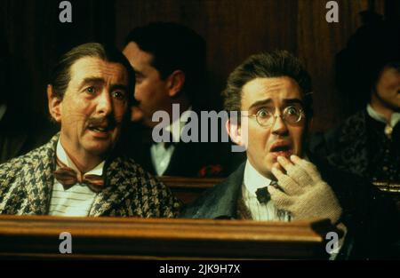 Eric Idle et Steve Coogan film: The Wind in the Willows; MR. Toad'S Wild Ride (UK 1996) personnages: Rat & Mole Directeur: Terry Jones 18 octobre 1996 **AVERTISSEMENT** cette photographie est destinée à un usage éditorial exclusif et est le droit d'auteur de COLUMBIA et/ou le photographe assigné par la Société de film ou de production et ne peut être reproduite que par des publications en conjonction avec la promotion du film ci-dessus. Un crédit obligatoire pour LA COLOMBIE est requis. Le photographe doit également être crédité lorsqu'il est connu. Aucune utilisation commerciale ne peut être accordée sans l'autorisation écrite de la Société du film. Banque D'Images