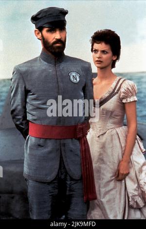 Ben Cross et Julie Cox film: 20 000 ligues sous la mer (TV-film) personnages: Captain Nemo, Sophie Arronax USA 1997, / Literaturverfilmung (basé sur le livre de Jules Verne) Directeur: Michael Anderson 23 mars 1997 **AVERTISSEMENT** cette photographie est destinée à un usage éditorial exclusif et est le droit d'auteur de MARQUE DE DIVERTISSEMENT et/ou le photographe assigné par la Société de film ou de production et ne peut être reproduite que par des publications en conjonction avec la promotion du film ci-dessus. Un crédit obligatoire pour LES DIVERTISSEMENTS EST requis. Le photographe doit également être crédité lorsqu'il est connu. Pas de com Banque D'Images