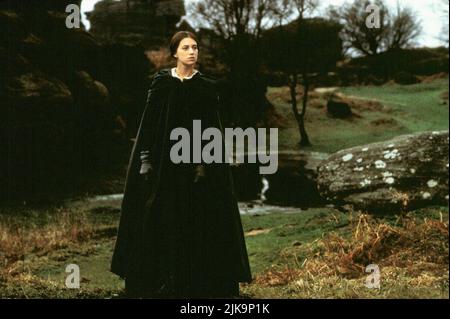 Charlotte Gainsbourg film: Jane Eyre (IT/FR/UK/USA 1996) personnages: Jane Eyre / Literaturverfilmung (basé sur le livre de Charlotte Brontë) Directeur: Franco Zeffirelli 20 janvier 1996 **AVERTISSEMENT** cette photographie est destinée à un usage éditorial exclusif et est protégée par les droits d'auteur de CINERITINO S.R.L. et/ou du photographe désigné par la Société du film ou de la production et ne peut être reproduite que par des publications dans le cadre de la promotion du film ci-dessus. Un crédit obligatoire à CINERITINO S.R.L. est requis. Le photographe doit également être crédité lorsqu'il est connu. Aucune utilisation commerciale ne peut être accordée sans autorisation Banque D'Images