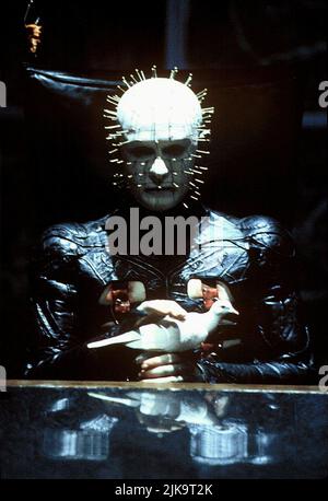 Doug Bradley film: Hellraiser IV: Bloodline; Hellraiser: Bloodline (Hellraiser: Bloodline) personnages: Pinhead USA 1996, Directeur: Kevin Yagher 08 mars 1996 **AVERTISSEMENT** cette photographie est destinée à un usage éditorial exclusif et est protégée par les droits d'auteur des FILMS DIMENSION et/ou du photographe attribué par la Société de film ou de production et ne peut être reproduite que par des publications dans le cadre de la promotion du film ci-dessus. Un crédit obligatoire pour LES FILMS DIMENSION est requis. Le photographe doit également être crédité lorsqu'il est connu. Aucune utilisation commerciale ne peut être accordée sans l'autorisation écrite de film Comla Banque D'Images