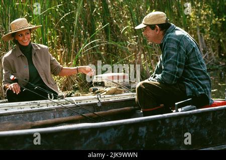 Sophia Loren & Walter Matlau film: Grumpier Old Men (USA 1995) personnages: Maria Sophia Coletta Ragetti & Max Goldman Directeur: Howard Deutch 22 décembre 1995 **AVERTISSEMENT** cette photographie est à usage éditorial exclusif et est le copyright de WARNER BROS. Et/ou le photographe assigné par la Société du film ou de la production et ne peut être reproduite que par des publications dans le cadre de la promotion du film ci-dessus. Un crédit obligatoire pour WARNER BROS est requis. Le photographe doit également être crédité lorsqu'il est connu. Aucune utilisation commerciale ne peut être accordée sans l'autorisation écrite de la Société du film. Banque D'Images