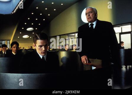 Ethan Hawke film: Gattaca (1997) personnages: Vincent Freeman Directeur: Andrew Nicol 07 septembre 1997 **AVERTISSEMENT** cette photographie est à usage éditorial exclusif et est le droit d'auteur de COLUMBIA et/ou le photographe assigné par la Société de film ou de production et ne peut être reproduite que par des publications en conjonction avec la promotion du film ci-dessus. Un crédit obligatoire pour LA COLOMBIE est requis. Le photographe doit également être crédité lorsqu'il est connu. Aucune utilisation commerciale ne peut être accordée sans l'autorisation écrite de la Société du film. Banque D'Images