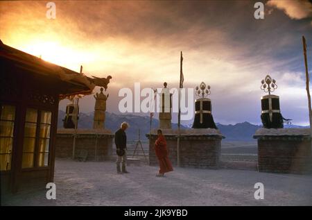 Brad Pitt & Jamyang Jamtsho Wangchuk film: Sept ans au Tibet (USA/UK 1997) personnages: Heinrich Harrer, Dalaï Lama, 14 ans Directeur: Jean-Jacques Annaud 13 septembre 1997 **AVERTISSEMENT** cette photographie est destinée à un usage éditorial exclusif et est protégée par le droit d'auteur de COLUMBIA TRISTAR et/ou du photographe attribué par la Société de film ou de production et ne peut être reproduite que par des publications dans le cadre de la promotion du film ci-dessus. Un crédit obligatoire pour COLUMBIA TRISTAR est requis. Le photographe doit également être crédité lorsqu'il est connu. Aucune utilisation commerciale ne peut être accordée sans autorisation écrite Banque D'Images