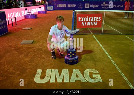 Umago, Croatie. 31st juillet 2022. Jannik sinner (IT) pendant ATP Croatie Open Umag - Alcaraz vs sinner, tennis Internationals à Umago, Croatie, 31 juillet 2022 Credit: Independent photo Agency/Alay Live News Banque D'Images