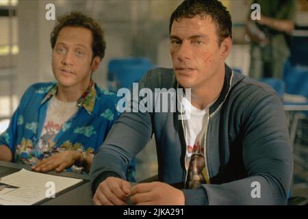 Rob Schneider et Jean-Claude Van Damme film : Knock Off (1998) personnages : Tommy Hendricks & Marcus Ray Directeur : Hark Tsui 17 juillet 1998 **AVERTISSEMENT** cette photographie est destinée à un usage éditorial exclusif et est le copyright de TRISTAR et/ou le photographe assigné par la Société de film ou de production et ne peut être reproduite que par des publications dans le cadre de la promotion du film ci-dessus. Un crédit obligatoire pour TRISTAR est requis. Le photographe doit également être crédité lorsqu'il est connu. Aucune utilisation commerciale ne peut être accordée sans l'autorisation écrite de la Société du film. Banque D'Images