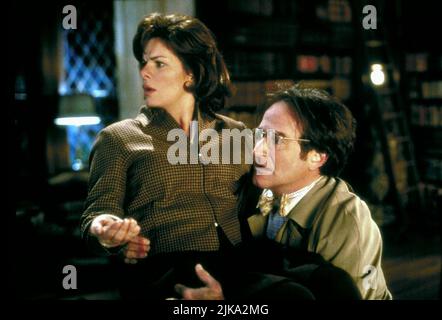 Marcia gay Harden & Robin Williams film: Flubber (1997) personnages: Dr. Sara Jean Reynolds & Professeur Philip Brainard Directeur: Les Mayfield 16 novembre 1997 **AVERTISSEMENT** cette photographie est destinée à un usage éditorial exclusif et est protégée par les droits d'auteur de WALT DISNEY et/ou du photographe attribué par la Société de film ou de production et ne peut être reproduite que par des publications dans le cadre de la promotion du film ci-dessus. Un crédit obligatoire pour WALT DISNEY est requis. Le photographe doit également être crédité lorsqu'il est connu. Aucune utilisation commerciale ne peut être accordée sans l'autorisation écrite de la Société du film. Banque D'Images