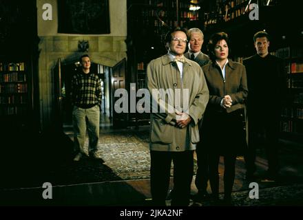 Wil Wheaton, Robin Williams, Raymond J. Barry, Marcia gay Harden & Clancy Brown film: Flubber (1997) personnages: Bennett Hoenicker,Professeur Philip Brainard,Chester Hoenicker,Dr. Sara Jean Reynolds & Smith Directrice : Les Mayfield 16 novembre 1997 **AVERTISSEMENT** cette photographie est destinée à un usage éditorial exclusif et est protégée par les droits d'auteur de WALT DISNEY et/ou du photographe attribué par la Société de film ou de production et ne peut être reproduite que par des publications dans le cadre de la promotion du film ci-dessus. Un crédit obligatoire pour WALT DISNEY est requis. Le photographe doit également être crédité lorsqu'il est connu Banque D'Images