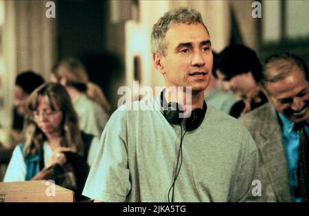 Roland Emmerich film: Godzilla (USA/JP 1998) Directeur: Roland Emmerich 18 mai 1998 **AVERTISSEMENT** cette photographie est destinée à un usage éditorial exclusif et est protégée par les droits d'auteur des IMAGES TRISTAR et/ou du photographe attribué par la Société de film ou de production et ne peut être reproduite que par des publications en conjonction avec la promotion du film ci-dessus. Un crédit obligatoire pour LES PHOTOS TRISTAR est requis. Le photographe doit également être crédité lorsqu'il est connu. Aucune utilisation commerciale ne peut être accordée sans l'autorisation écrite de la Société du film. Banque D'Images