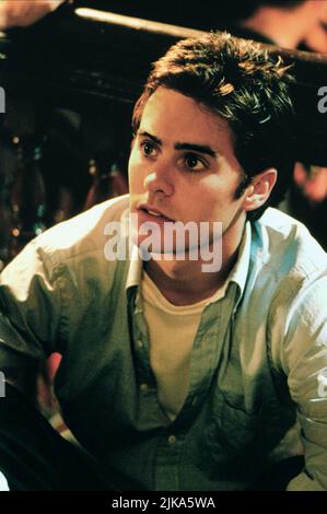 Jared Leto film: Urban Legend (1998) personnages: Paul Gardener Directeur: Jamie Blanks 25 septembre 1998 **AVERTISSEMENT** cette photographie est à usage éditorial exclusif et est le copyright de TRISTAR et/ou le photographe assigné par la Société de film ou de production et ne peut être reproduite que par des publications en conjonction avec la promotion du film ci-dessus. Un crédit obligatoire pour TRISTAR est requis. Le photographe doit également être crédité lorsqu'il est connu. Aucune utilisation commerciale ne peut être accordée sans l'autorisation écrite de la Société du film. Banque D'Images