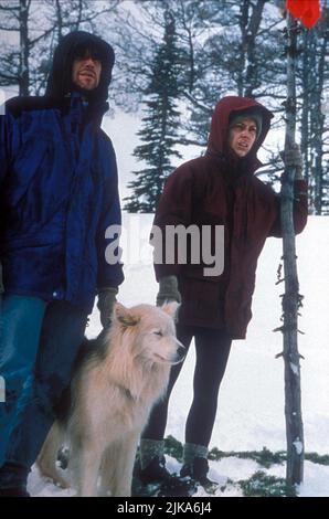 Cameron Bancroft & Alyssa Milano film: To Brave Alaska (1996) personnages: ROGER LEWIS, DENISE HARRIS Directeur: Bruce Pittman 03 novembre 1996 **AVERTISSEMENT** cette photographie est à usage éditorial exclusif et est le droit d'auteur de PARAGON et/ou le photographe assigné par la Société de film ou de production et ne peut être reproduite que par des publications dans le cadre de la promotion du film ci-dessus. Un crédit obligatoire pour PARAGON est requis. Le photographe doit également être crédité lorsqu'il est connu. Aucune utilisation commerciale ne peut être accordée sans l'autorisation écrite de la Société du film. Banque D'Images