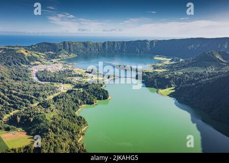 Vue aérienne du Lagoa das Sete Cidades, Açores Banque D'Images