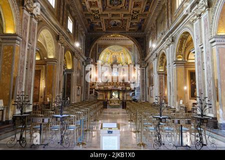 LA NEF CENTRALE DE LA BASILIQUE DE SANTA FRANCESCA ROMANA Banque D'Images