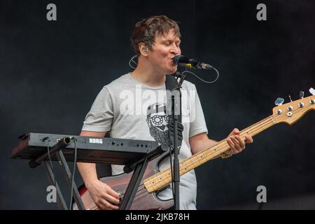 Les wombats jouent la scène principale à Kendal Calling. Samedi 30th juillet 2022 Banque D'Images