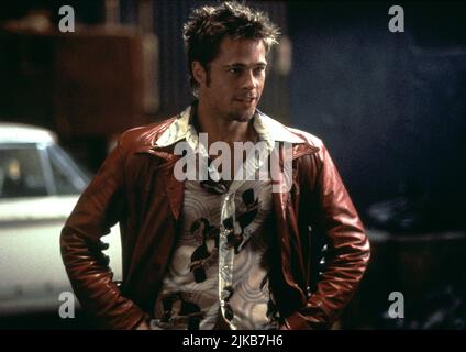 Brad Pitt film Fight Club (USA/DE 1999) personnages : Tyler Durden réalisateur : David Fincher 10 septembre 1999 **AVERTISSEMENT** cette photographie est réservée à un usage éditorial et est la propriété de 20TH CENTURY FOX et/ou du photographe désigné par The film or production Company et ne peut être reproduite que par des publications en liaison avec la promotion du film ci-dessus. Un crédit obligatoire pour 20TH CENTURY FOX est requis. Le photographe doit également être crédité lorsqu'il est connu. Aucune utilisation commerciale ne peut être accordée sans autorisation écrite de The film Company. Banque D'Images