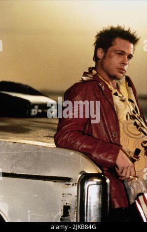 Brad Pitt film Fight Club (USA/DE 1999) personnages : Tyler Durden réalisateur : David Fincher 10 septembre 1999 **AVERTISSEMENT** cette photographie est réservée à un usage éditorial et est la propriété de 20TH CENTURY FOX et/ou du photographe désigné par The film or production Company et ne peut être reproduite que par des publications en liaison avec la promotion du film ci-dessus. Un crédit obligatoire pour 20TH CENTURY FOX est requis. Le photographe doit également être crédité lorsqu'il est connu. Aucune utilisation commerciale ne peut être accordée sans autorisation écrite de The film Company. Banque D'Images