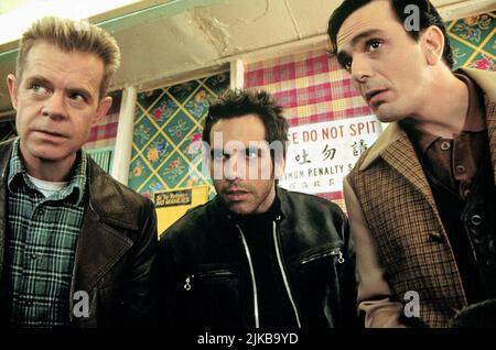 William H. Macy,Ben Stiller, Hank Azaria film: Mystery Men (USA 1999) personnages: The Shoveler,M. Furious,The Blue Raja Directeur: Kinka Usher 22 juillet 1999 **AVERTISSEMENT** cette photographie est destinée à un usage éditorial exclusif et est le copyright de UNIVERSAL et/ou le photographe assigné par la Société de film ou de production et ne peut être reproduite que par des publications en conjonction avec la promotion du film ci-dessus. Un crédit obligatoire pour UNIVERSEL est requis. Le photographe doit également être crédité lorsqu'il est connu. Aucune utilisation commerciale ne peut être accordée sans l'autorisation écrite de la Société du film. Banque D'Images