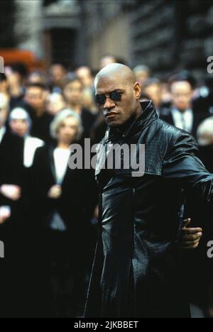 Laurence Fishburne film: The Matrix (USA/AUS 1999) personnages: Morpheus Directeur: Les frères Wachowski 31 mars 1999 **AVERTISSEMENT** cette photographie est à usage éditorial exclusif et est protégée par les droits d'auteur de WARNER BROS. Et/ou du photographe attribué par la Société de film ou de production et ne peut être reproduite que par des publications en conjonction avec la promotion du film ci-dessus. Un crédit obligatoire pour WARNER BROS est requis. Le photographe doit également être crédité lorsqu'il est connu. Aucune utilisation commerciale ne peut être accordée sans l'autorisation écrite de la Société du film. Banque D'Images