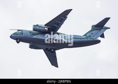 Kecskemet, Hongrie - 27 août 2021 : Embraer KC-390 Millennium. Avion de transport militaire à la base aérienne. Opération de vol par force aérienne. Aviation et aircra Banque D'Images