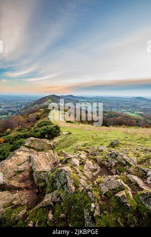 Vue vers le sud le long des collines de Malvern depuis Summer Hill en automne, en Angleterre Banque D'Images