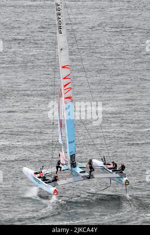 La duchesse de Cambridge rejoint l'équipe britannique d'Ineos dirigée par Sir Ben Ainslie pour la course du Commonwealth le dimanche jour 2 avec deux courses de flotte et la course finale sur 31 juillet Grande-Bretagne SailGP à Plymouth, Royaume-Uni le 31 juillet 2022. Photo de Phil Hutchinson. Utilisation éditoriale uniquement, licence requise pour une utilisation commerciale. Aucune utilisation dans les Paris, les jeux ou les publications d'un seul club/ligue/joueur. Crédit : UK Sports pics Ltd/Alay Live News Banque D'Images