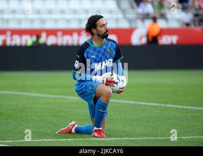 Gardien de but de Sassuolo Andrea Consigli pendant le match de football amical d'avant-saison entre le Stade de Reims et US Sassuolo Calcio sur 31 juillet 2022 au Stade Auguste Delaune à Reims, France - photo Jean Catuffe / DPPI Banque D'Images
