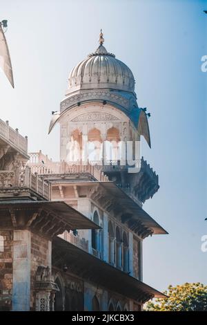 Une photo verticale d'une tour de musée Albert Hall, Jaipur, Inde Banque D'Images