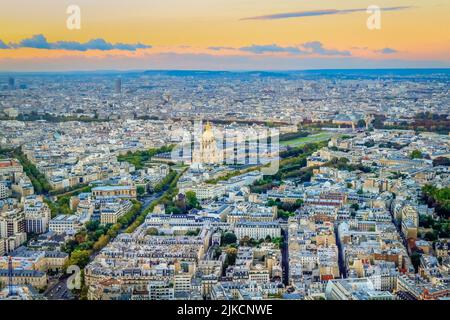 Les invalides vue de Montparnasse au coucher du soleil d'en haut, Paris, France Banque D'Images