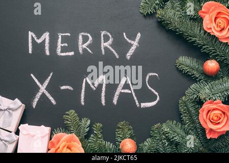 boîtes-cadeaux merry christmas sapin rose buds Banque D'Images