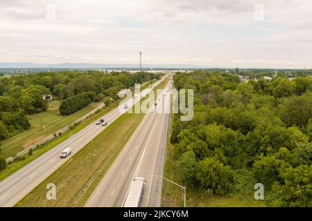 Vue aérienne de l'Interstate 81 près de Greencastle, comté de Franklin, Pennsylvanie). Banque D'Images